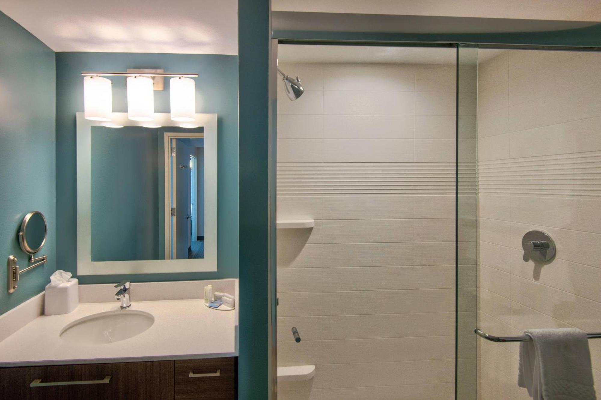 Two-Bedroom Suite,1634444411:JPEG
