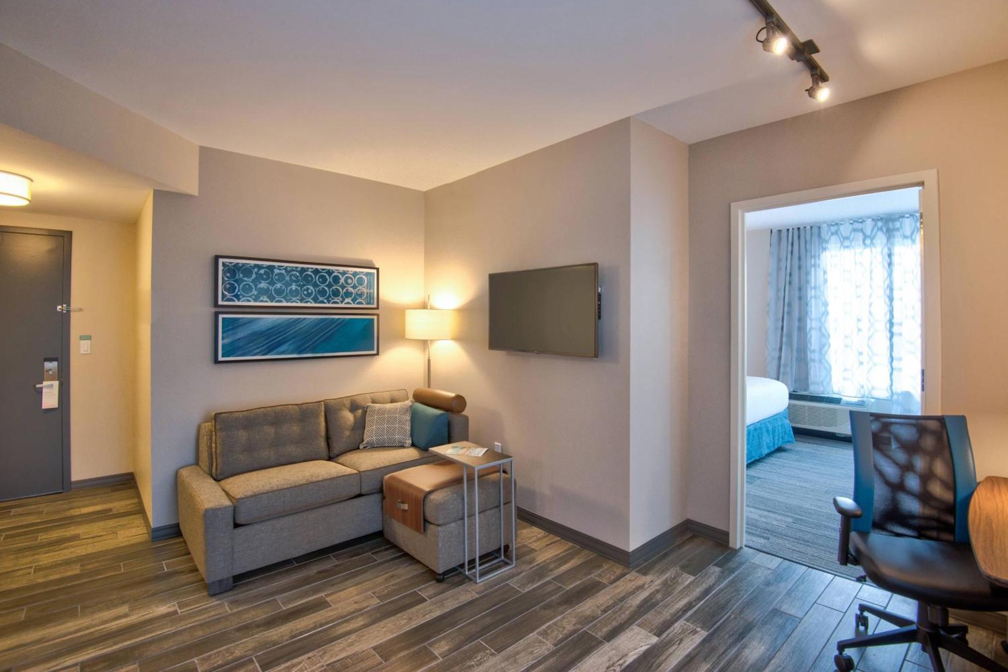 One-Bedroom Suite,1634444416:JPEG